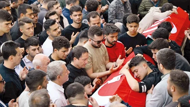 Türkiye evlatlarına ağladı